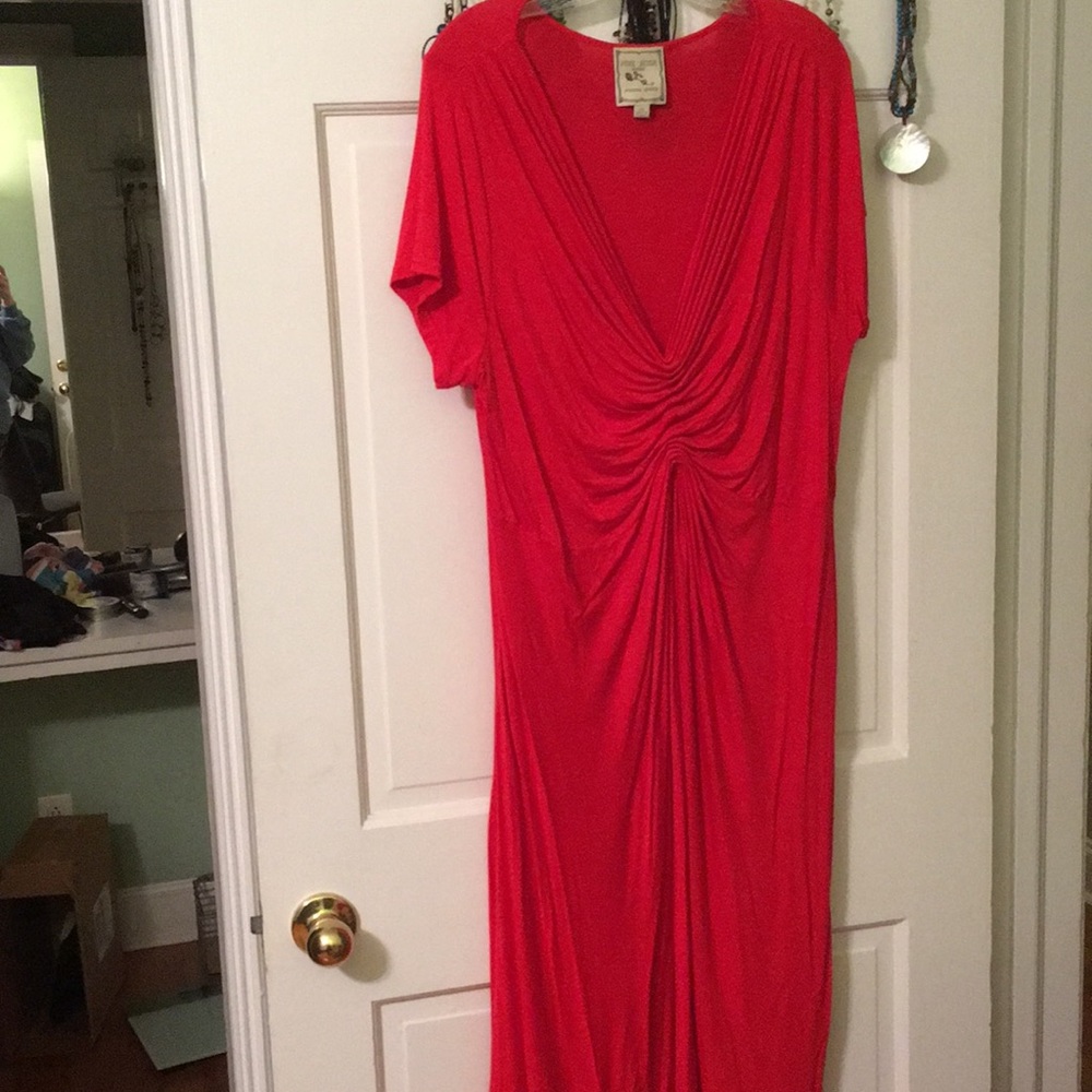 Short sleeve v neck dress